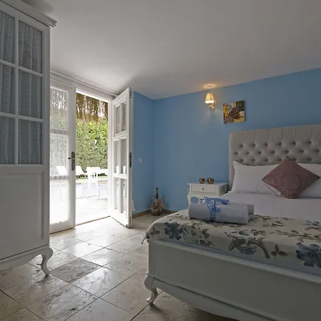 Roka Bed & Breakfast 2*