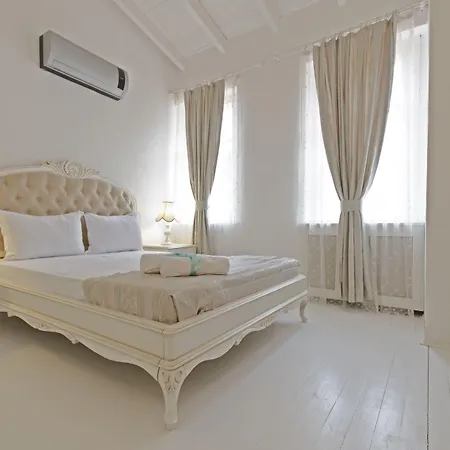 Roka Bed & Breakfast 2*